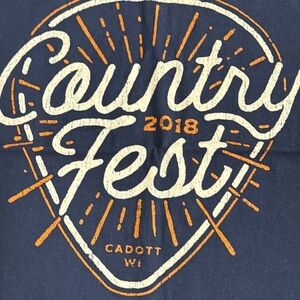 2018 COUNTRY FEST CADOTT WISCONSIN music t-shirt short sleeve blue Hanes XL